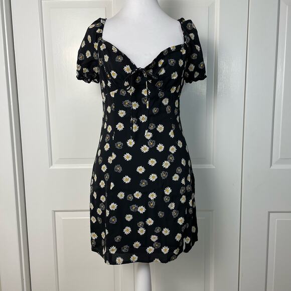 BP Ditsy Floral Tie Front Minidress In Black- White Daisy NEW NWT Size Small - Picture 2 of 7